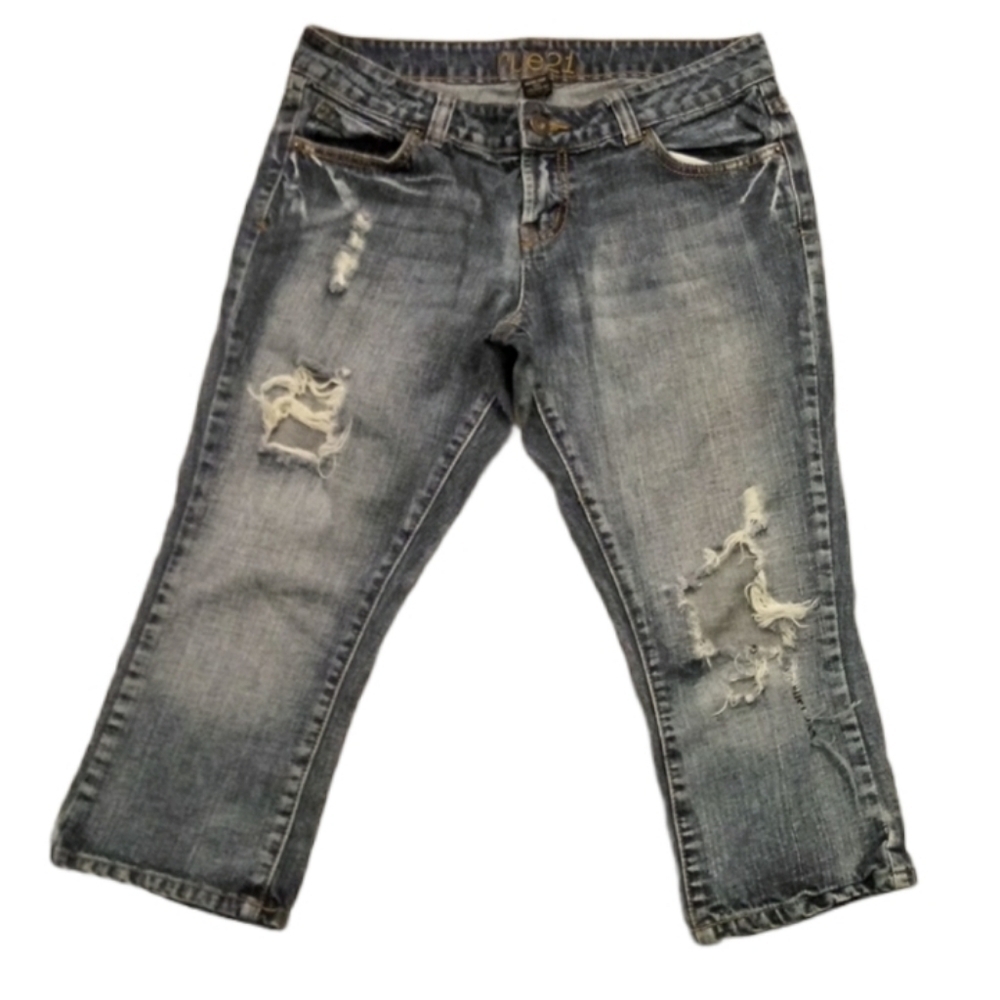 Rue 21 Destructed Denium Jean Capris Size 9/10